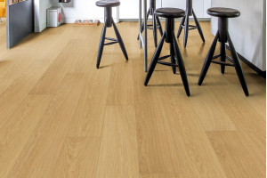 Ламінат Quick-Step Impressive Ultra Дуб лакований натуральний, 32 клас, фаска 4v, вологостійкий, 12*190*1380 мм